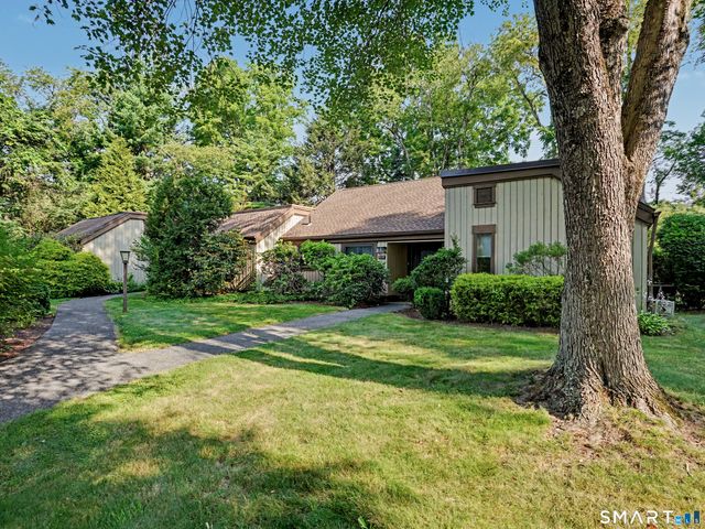 626 Heritage Village B, Southbury, CT 06488