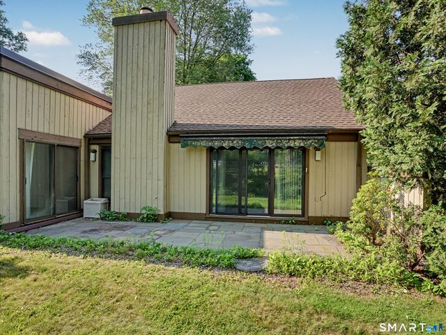 626 Heritage Village B, Southbury, CT 06488
