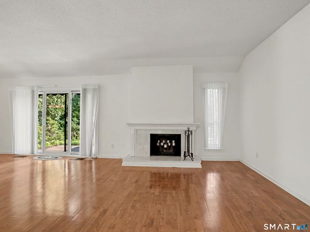 626 Heritage Village B, Southbury, CT 06488