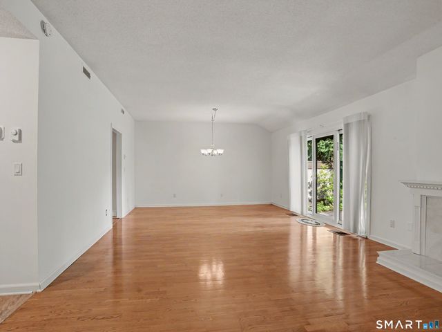 626 Heritage Village B, Southbury, CT 06488
