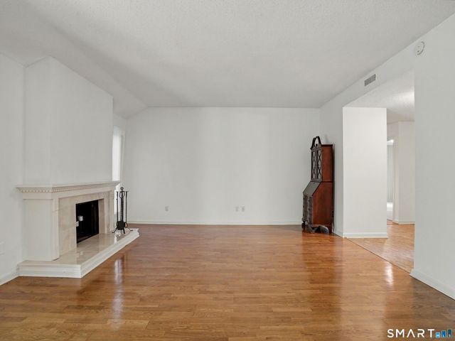 626 Heritage Village B, Southbury, CT 06488