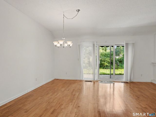 626 Heritage Village B, Southbury, CT 06488