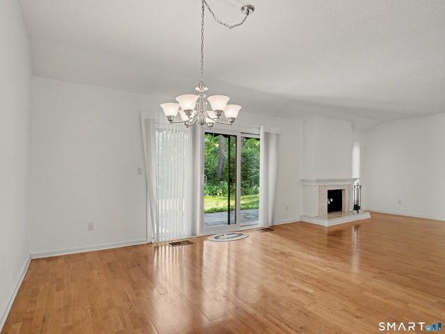 626 Heritage Village B, Southbury, CT 06488