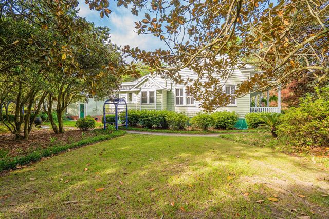 317 Sumter Avenue, Summerville, SC 29483