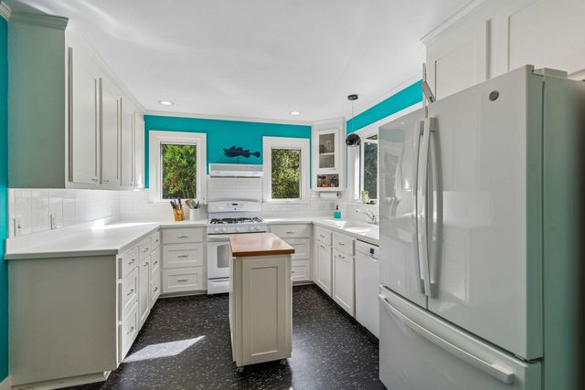 317 Sumter Avenue, Summerville, SC 29483