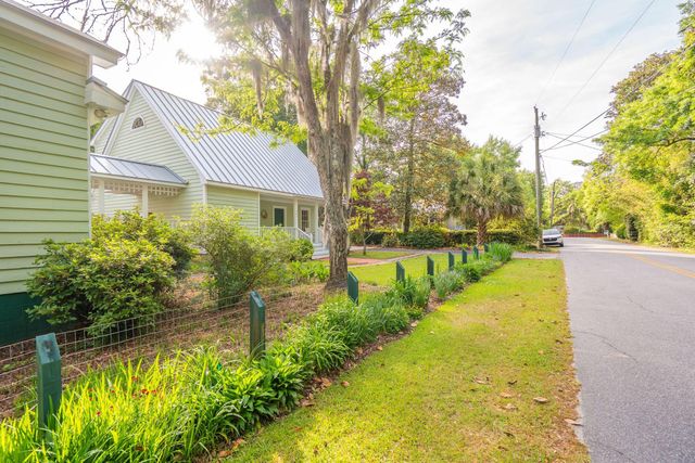 317 Sumter Avenue, Summerville, SC 29483