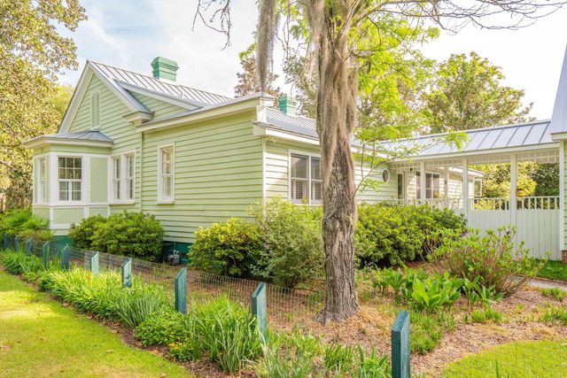 317 Sumter Avenue, Summerville, SC 29483