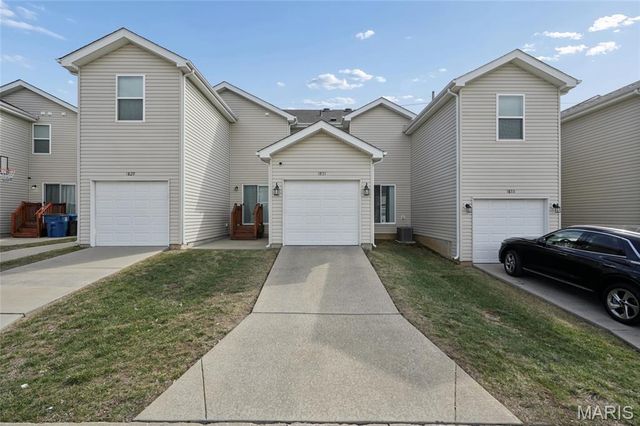 1831 Basston Drive, Maryland Heights, MO 63146