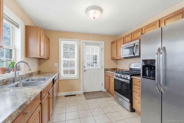 60 Wenliss Terrace, Wappingers Falls, NY 12590