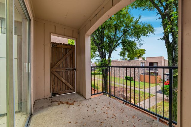 5604 Boca Raton Boulevard 248, Fort Worth, TX 76112