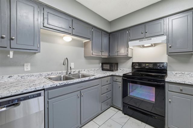 5604 Boca Raton Boulevard 248, Fort Worth, TX 76112