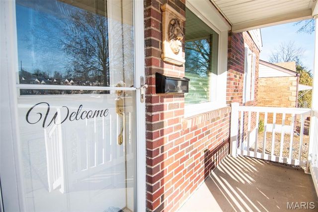 9105 Southview Lane, St Louis, MO 63123