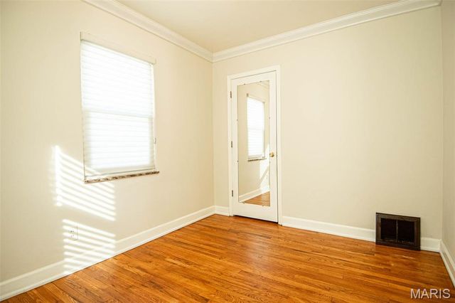 9105 Southview Lane, St Louis, MO 63123