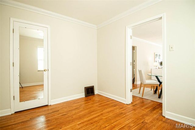 9105 Southview Lane, St Louis, MO 63123