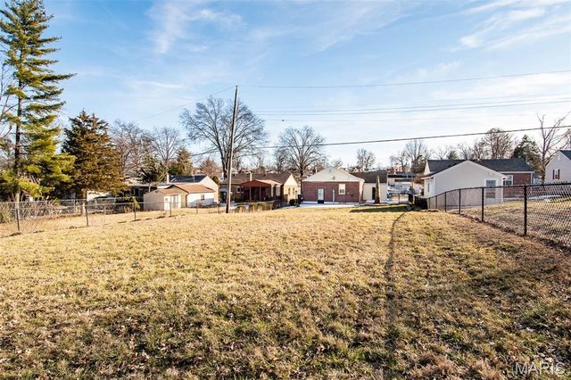 9105 Southview Lane, St Louis, MO 63123