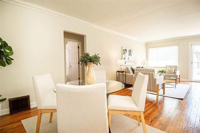 9105 Southview Lane, St Louis, MO 63123