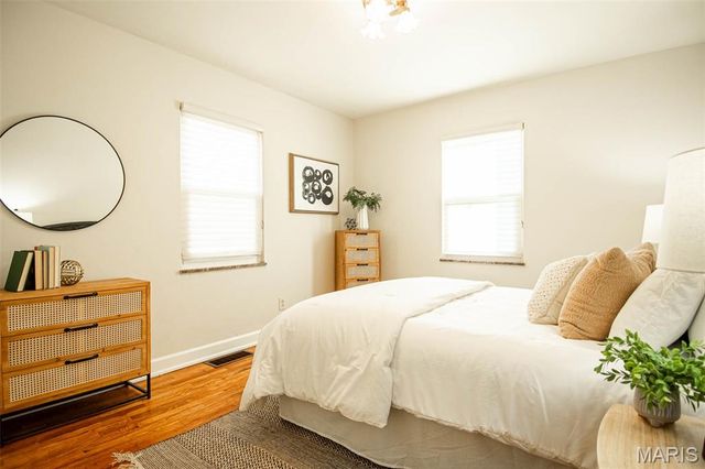 9105 Southview Lane, St Louis, MO 63123