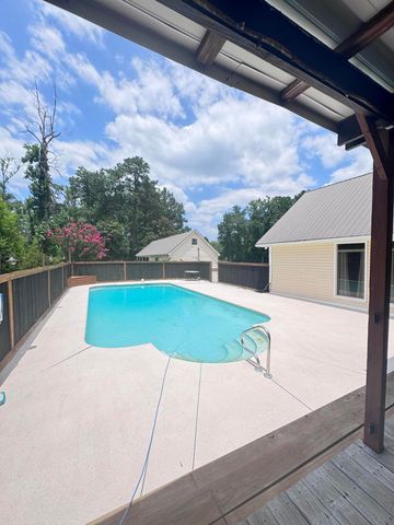 379 Mcclure Lane, Walterboro, SC 29488