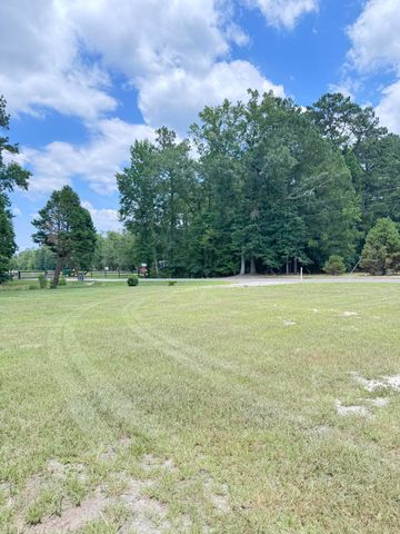 379 Mcclure Lane, Walterboro, SC 29488