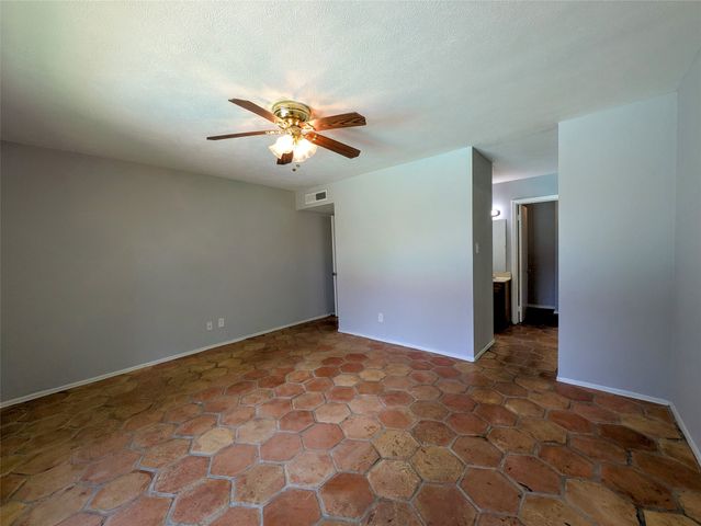 2301 Villanova Street, Arlington, TX 76018