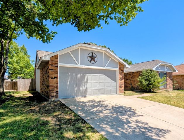 2301 Villanova Street, Arlington, TX 76018