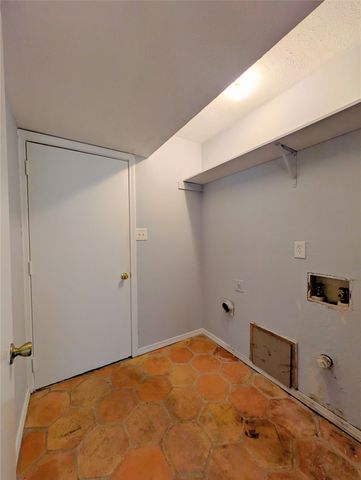 2301 Villanova Street, Arlington, TX 76018