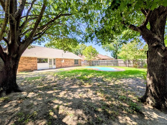 2301 Villanova Street, Arlington, TX 76018