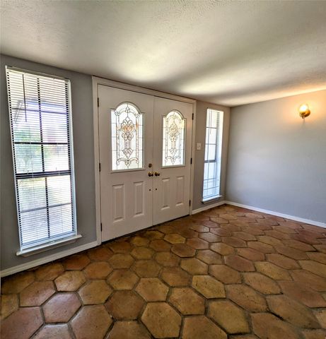 2301 Villanova Street, Arlington, TX 76018
