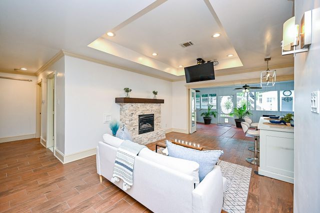 10346 Carlow Lane, La Porte, TX 77571