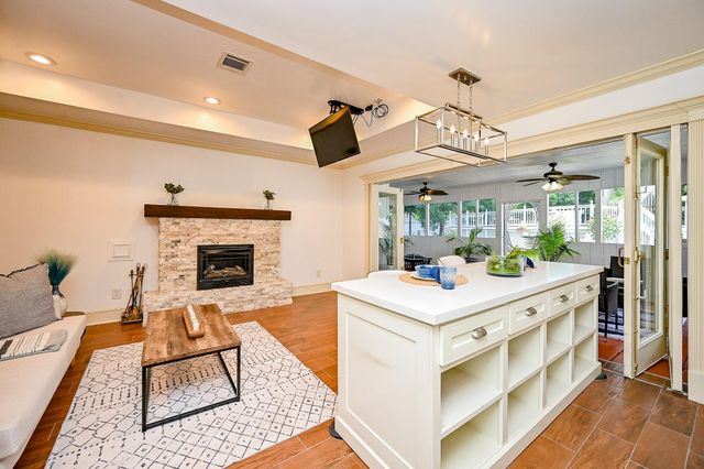 10346 Carlow Lane, La Porte, TX 77571