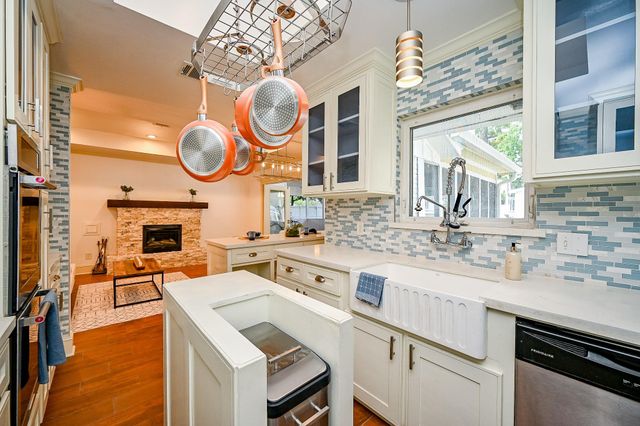 10346 Carlow Lane, La Porte, TX 77571