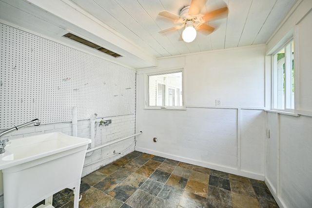 10346 Carlow Lane, La Porte, TX 77571