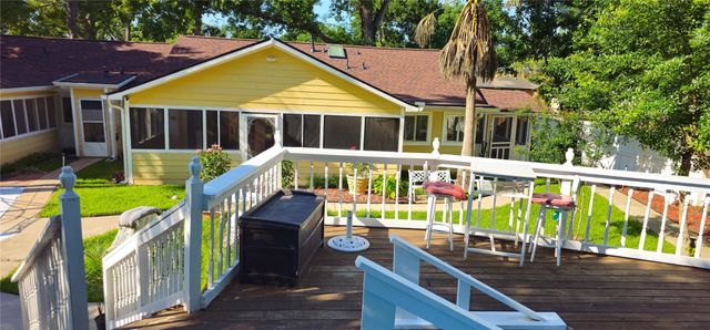 10346 Carlow Lane, La Porte, TX 77571