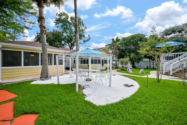 10346 Carlow Lane, La Porte, TX 77571