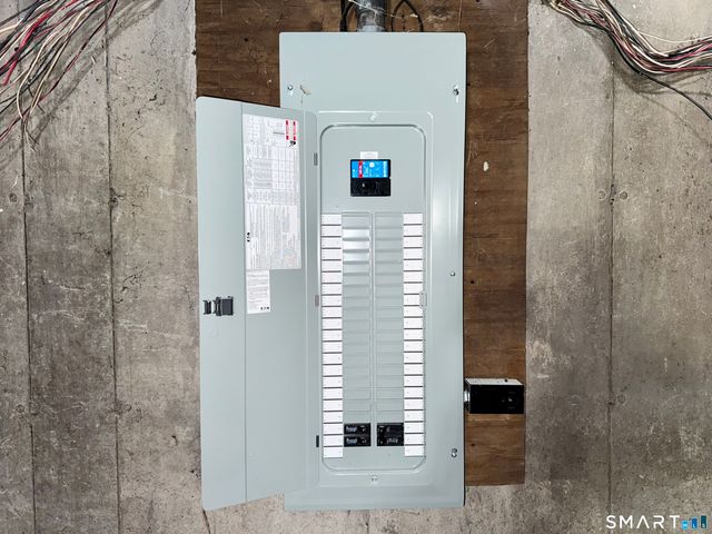 343 East Wakefield Boulevard, Winchester, CT 06098