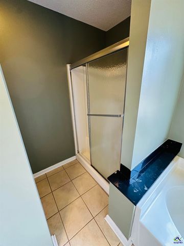 108 Holbeck Ct, Warner Robins, GA 31088