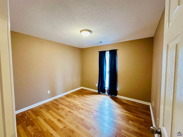 108 Holbeck Ct, Warner Robins, GA 31088