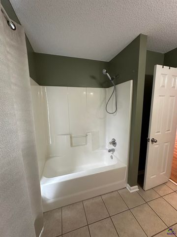 108 Holbeck Ct, Warner Robins, GA 31088