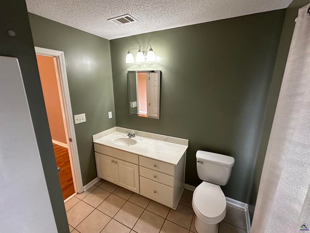 108 Holbeck Ct, Warner Robins, GA 31088