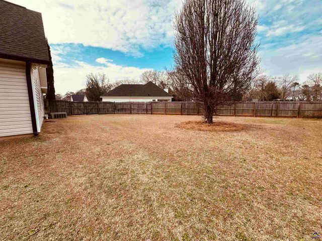 108 Holbeck Ct, Warner Robins, GA 31088