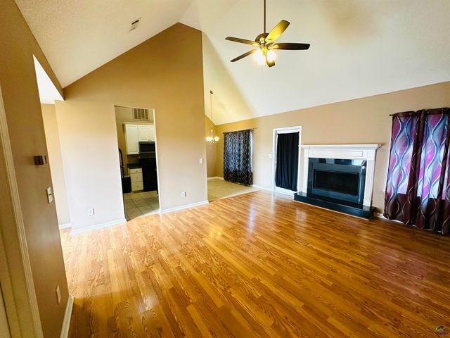 108 Holbeck Ct, Warner Robins, GA 31088