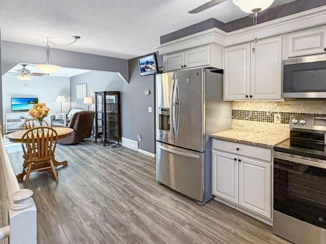 13994 Holyoke Court, Apple Valley, MN 55124