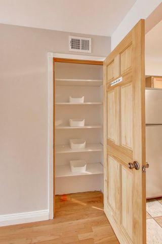 9420 Bay Colony Drive 2E, Des Plaines, IL 60016