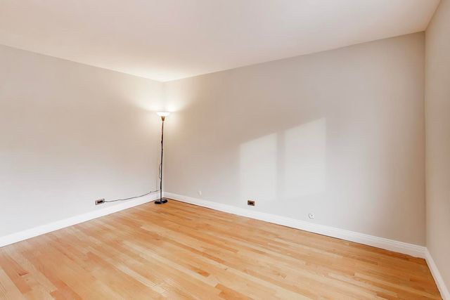 9420 Bay Colony Drive 2E, Des Plaines, IL 60016