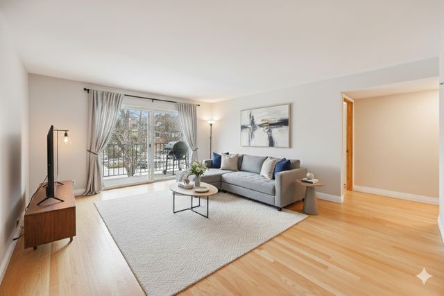 9420 Bay Colony Drive 2E, Des Plaines, IL 60016