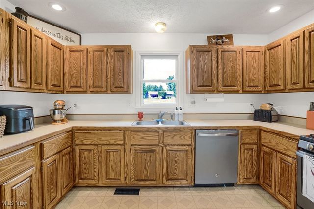 45330 Maple View Circle, Caldwell, OH 43724