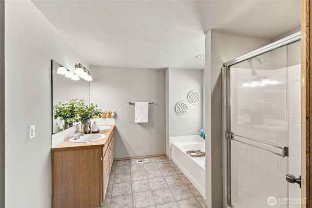17925 73rd Avenue E, Puyallup, WA 98375
