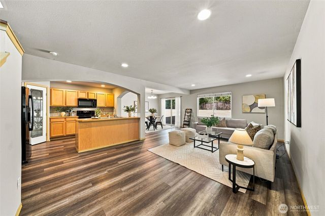 17925 73rd Avenue E, Puyallup, WA 98375