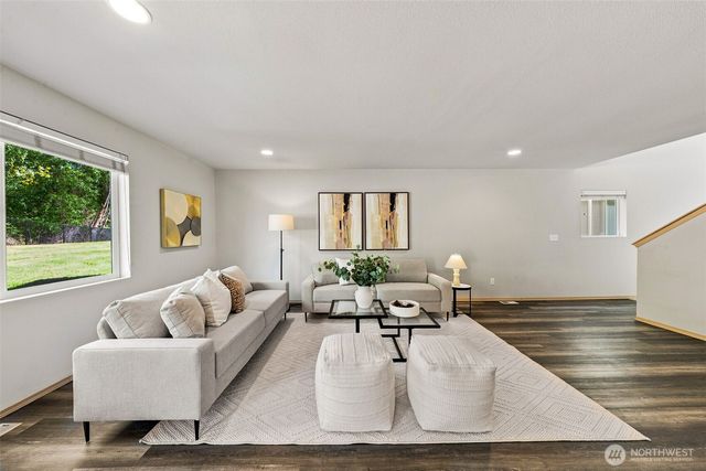 17925 73rd Avenue E, Puyallup, WA 98375