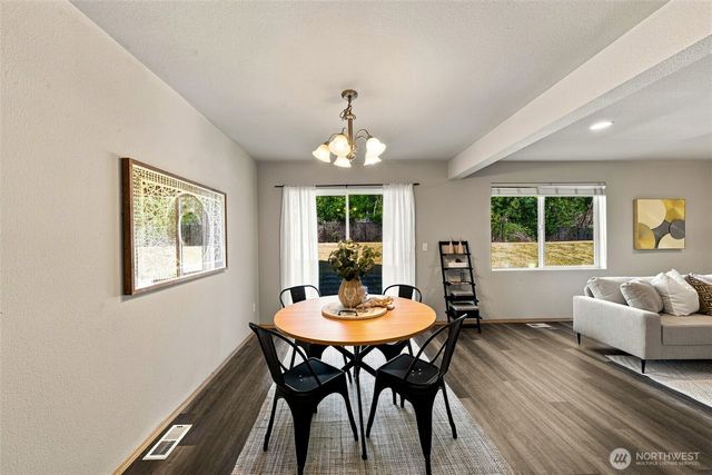 17925 73rd Avenue E, Puyallup, WA 98375